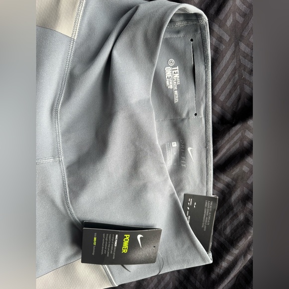 Niki women’s gray Dri-Fit One Legend Pant size large - Picture 3 of 5